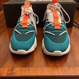 Sia Collective CV version 2 - waves